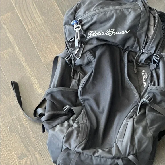 Eddie Bauer Adventurer Backpack with Hydration/Laptop Compatible Sleeve - Picture 3 of 4